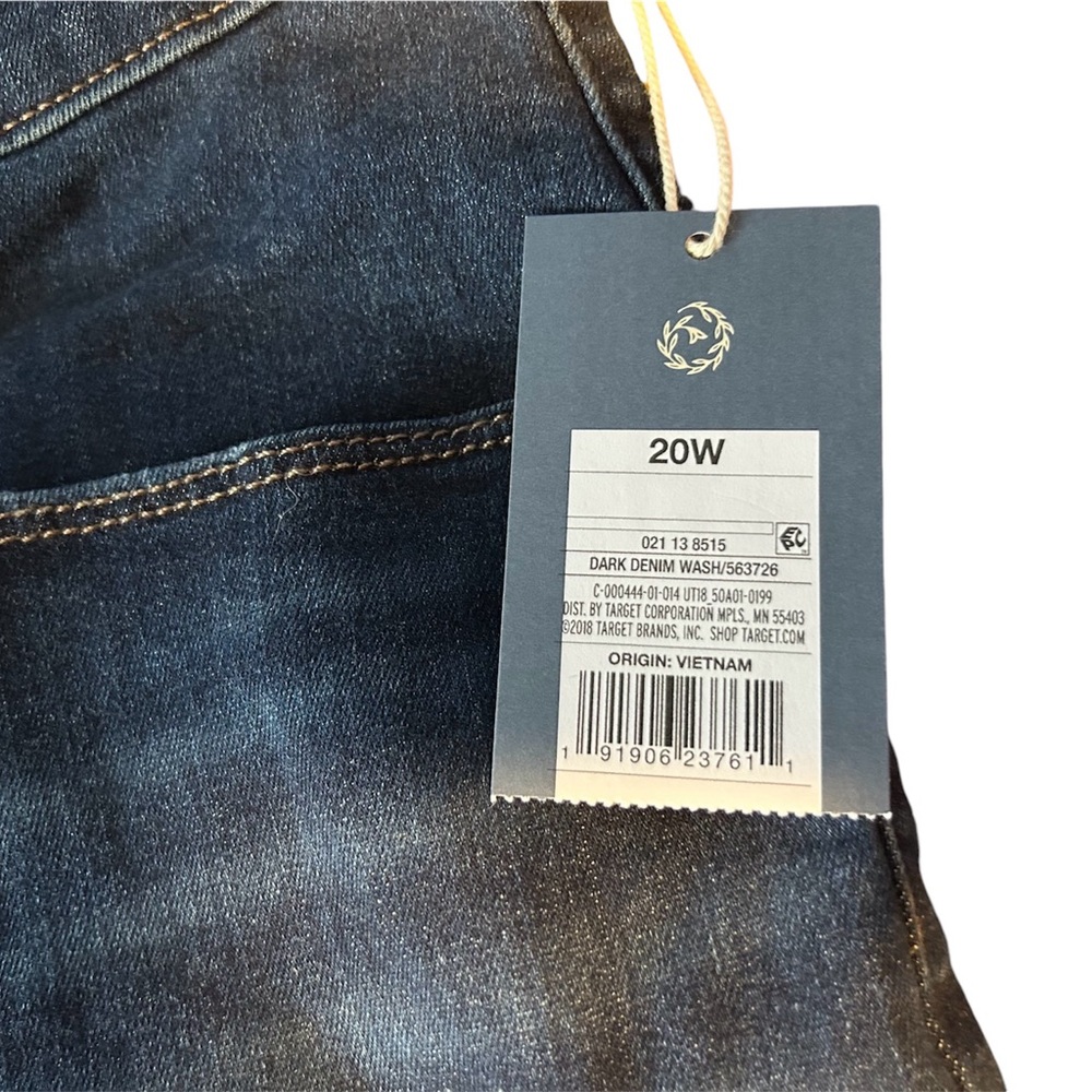 NWT Universal Thread Denim Shorts Size 20W - Picture 3 of 5